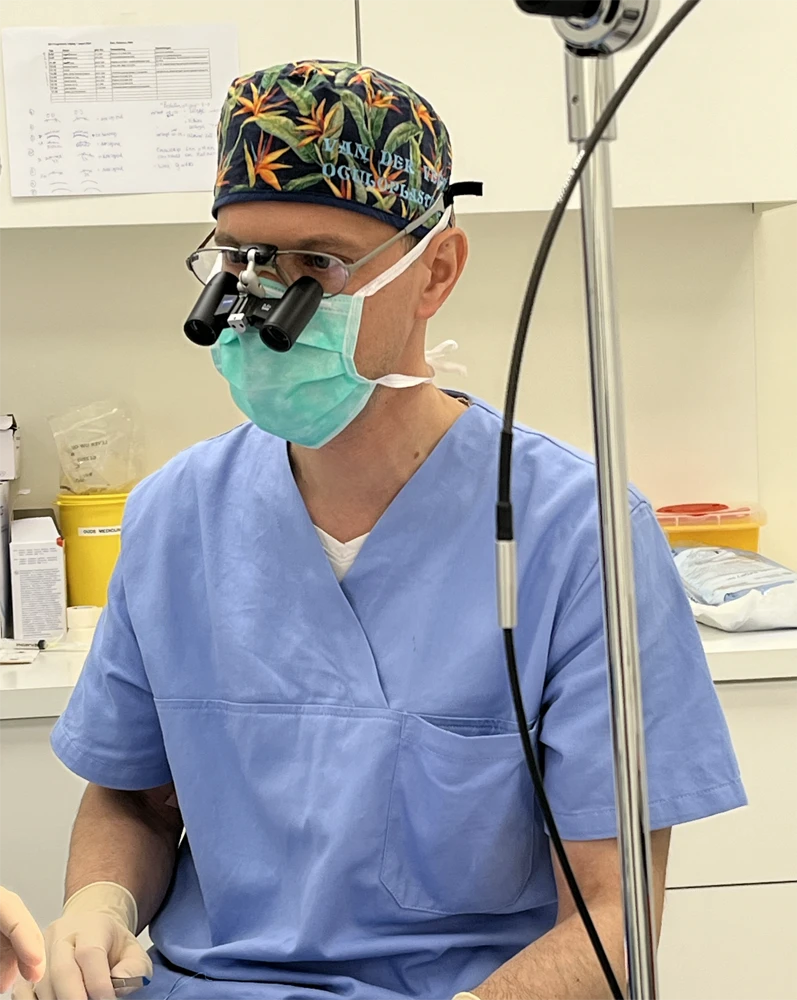 Dr. Rob van der Veen - Surgery